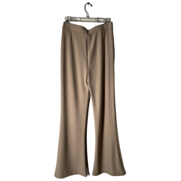 MarlaWynne Pull On Alice Crepe Flare Leg Pant Sand M New - Picture 2 of 9